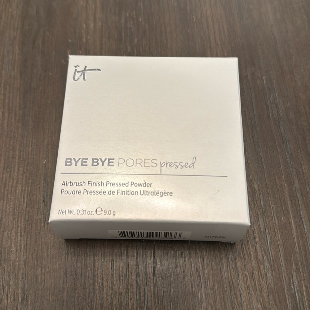 It Cosmetics Bye Bye Pores pressed powder translucent